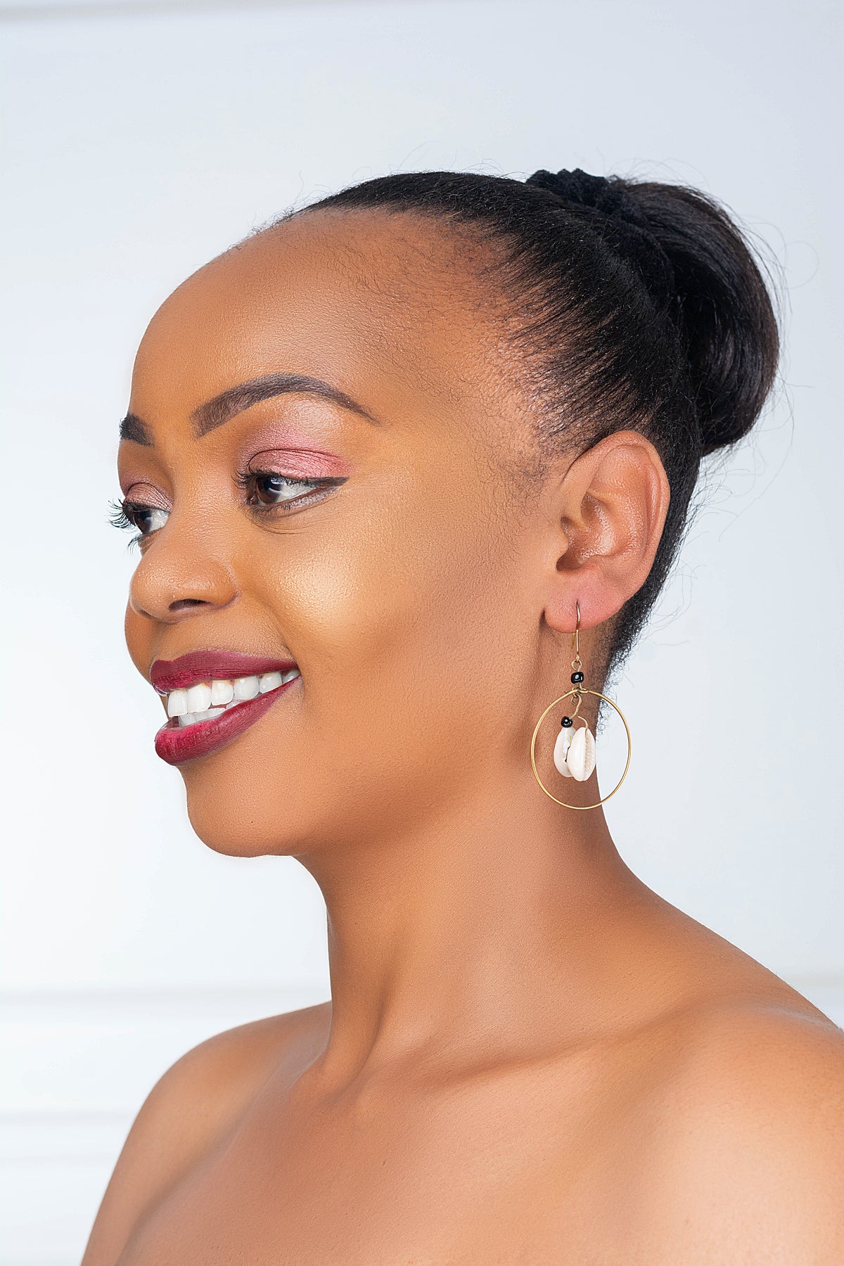 HANDMADE COWRIE SHELL EARRINGS, BRACELET & NECKLACE SET- MADE IN KENYA - Kulcha Kernel